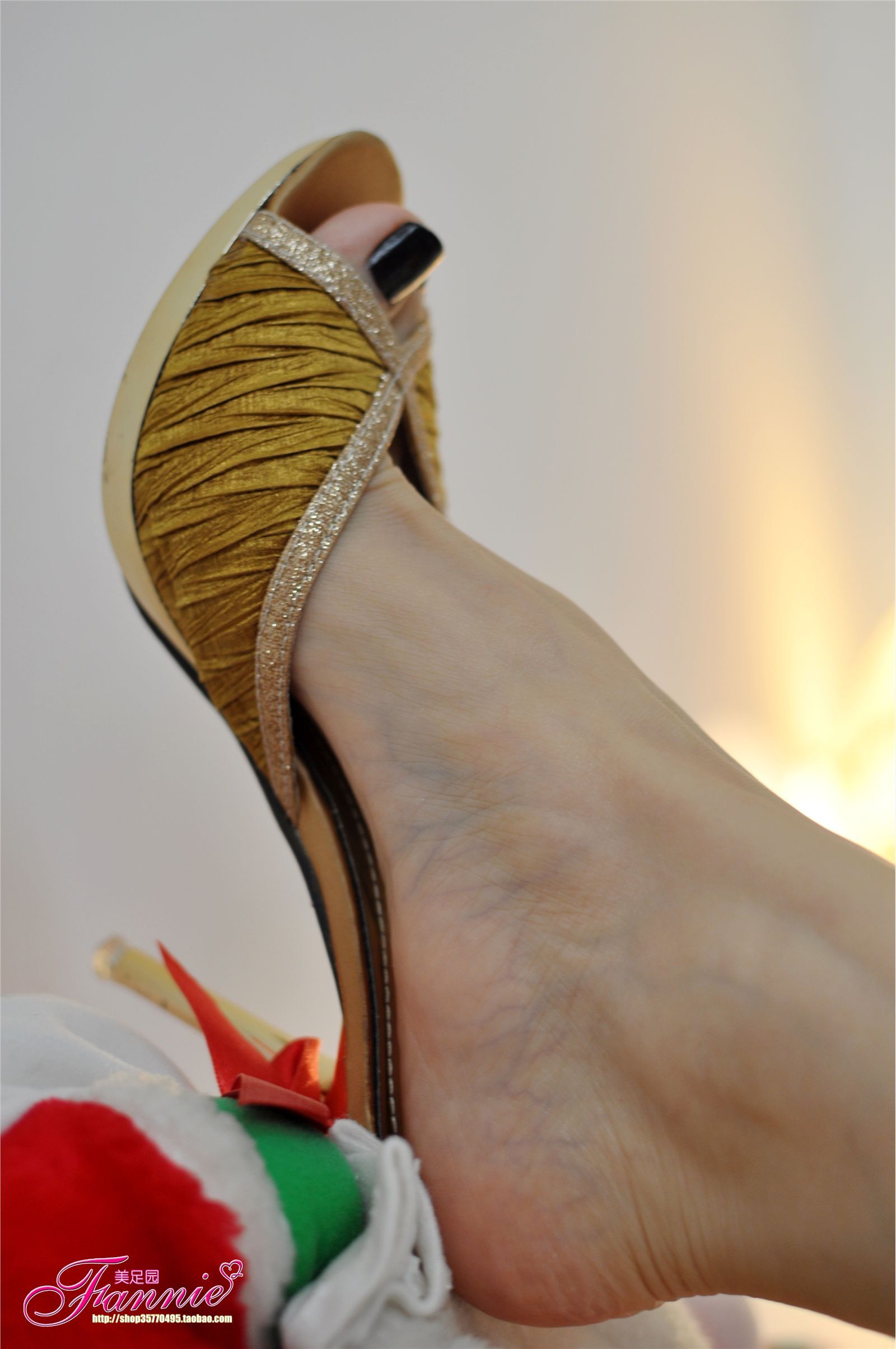 趾间嫣然2011（金色凉拖） 芬妮丝足